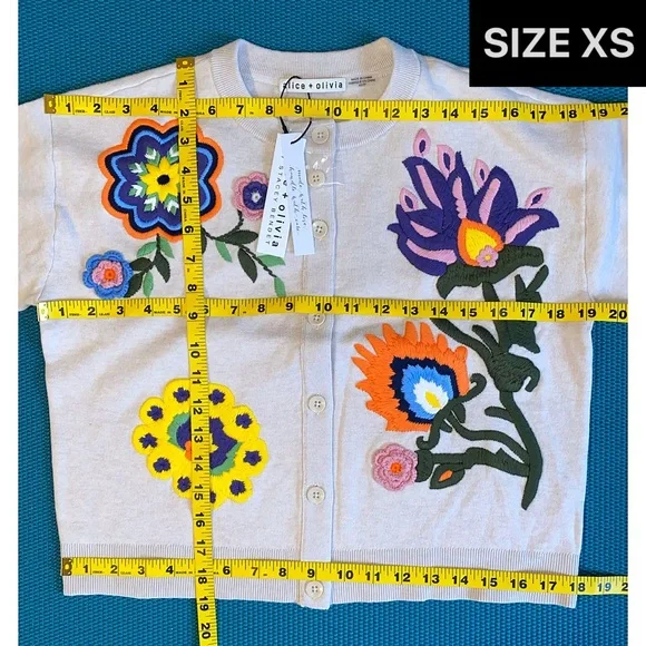 Alice + Olivia Lelia Floral Embroidered Cardigan Sweater Top - Picture 11 of 16